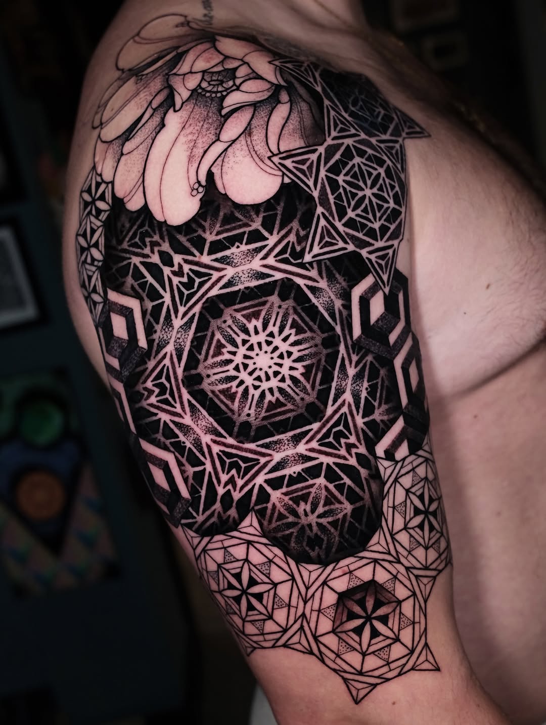 Geometric tattoo by Raúl Wesche