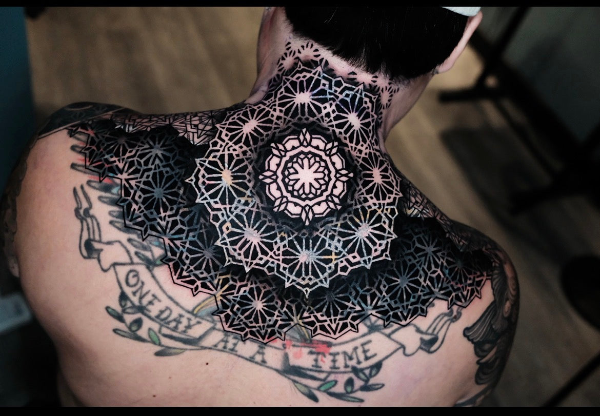 Tu Nguyen tattoo by Raúl Wesche