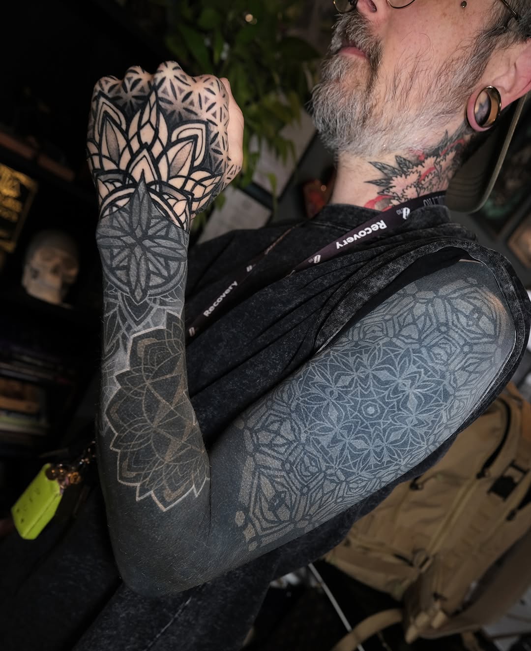 Geometric tattoo by Raúl Wesche