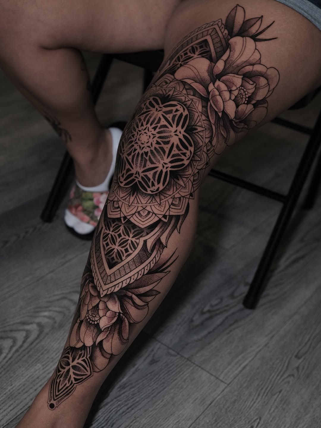 Geometric tattoo by Raúl Wesche